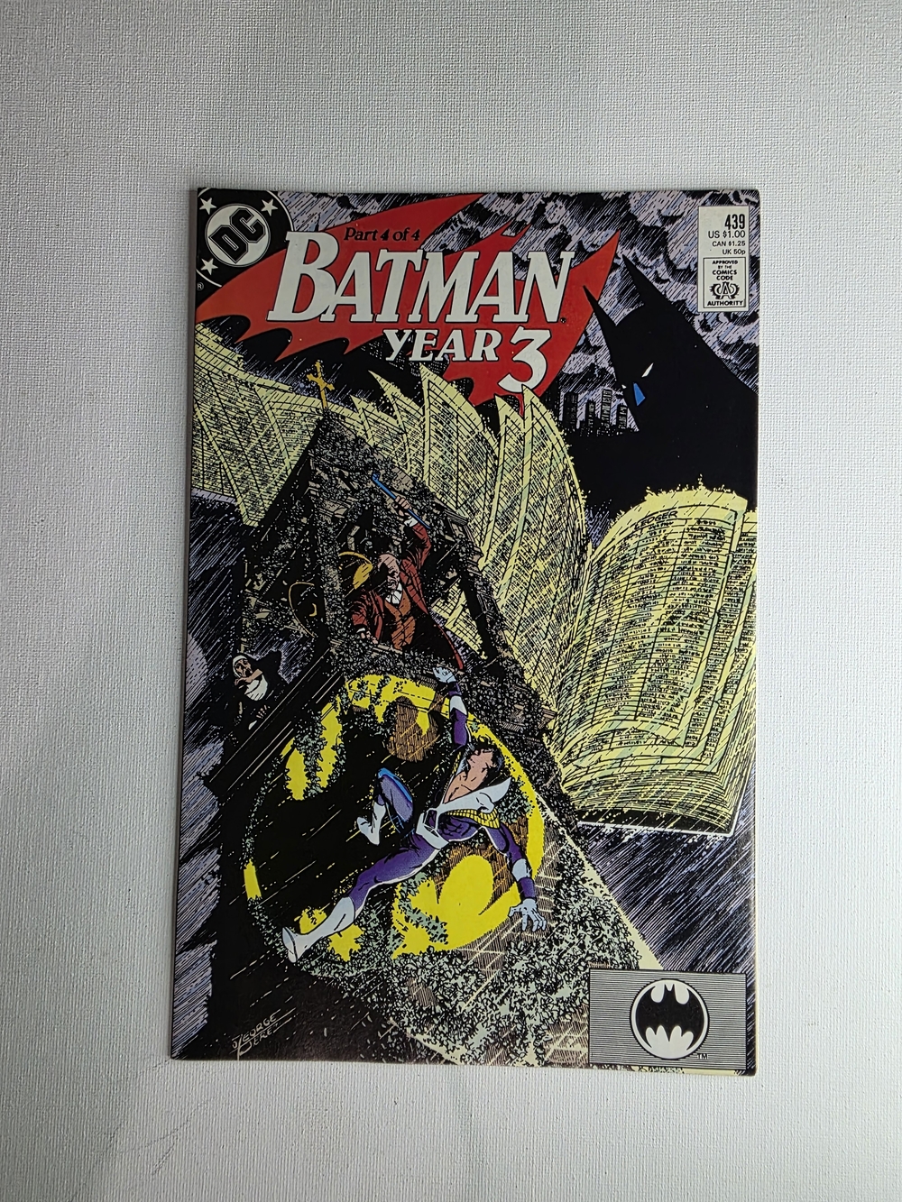 1989 DC Batman Year 3 Comic Book - Black, Yellow & Red Cover